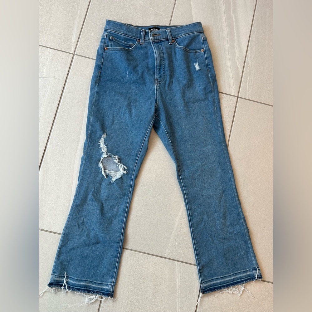 Express Women’s Distressed High Rise Cropped Flare Jeans NWOT